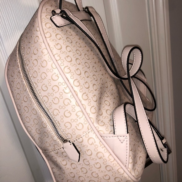 Guess backpack - Picture 2 of 3
